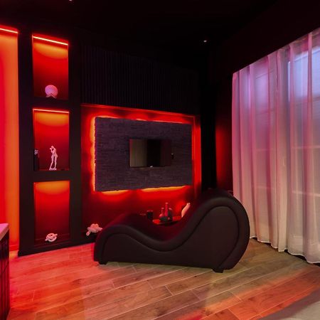 Suite Deluxe - Jacuzzi Melun Exteriör bild