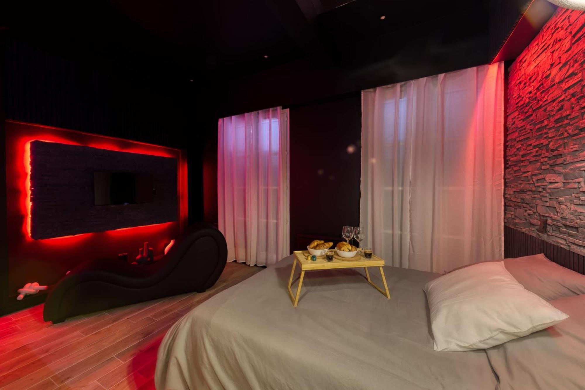 Suite Deluxe - Jacuzzi Melun Exteriör bild