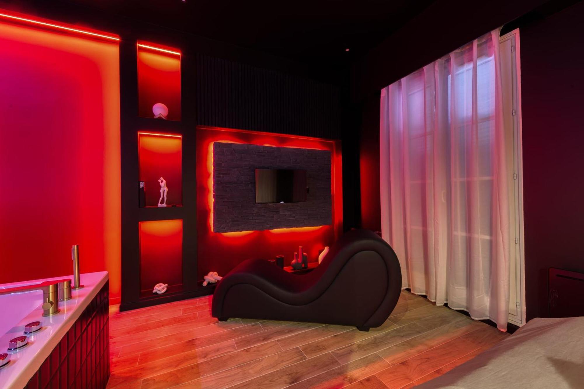 Suite Deluxe - Jacuzzi Melun Exteriör bild