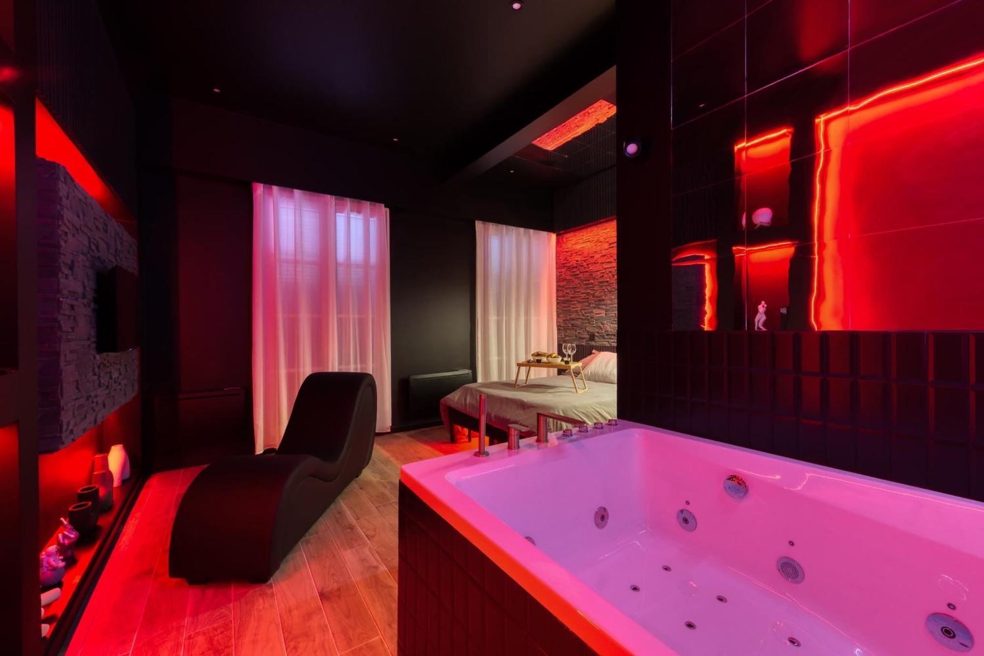 Suite Deluxe - Jacuzzi Melun Exteriör bild