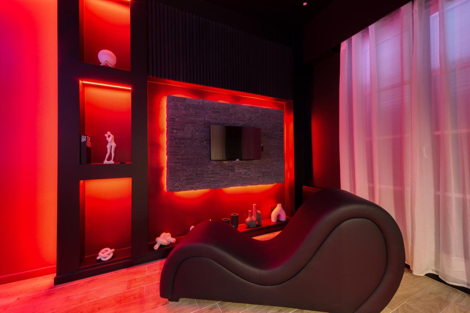Suite Deluxe - Jacuzzi Melun Exteriör bild