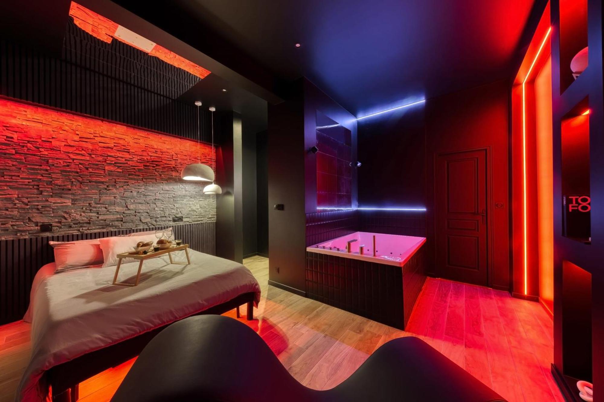 Suite Deluxe - Jacuzzi Melun Exteriör bild