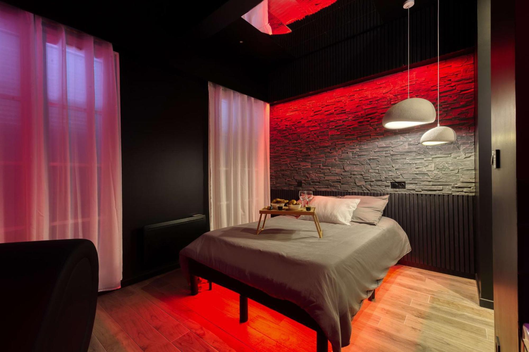 Suite Deluxe - Jacuzzi Melun Exteriör bild